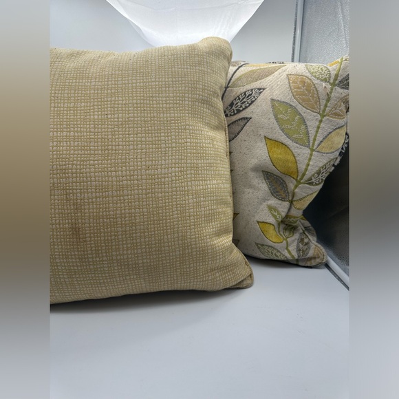 ASHLEY FURNITURE PILLOWS - Picture 1 of 16